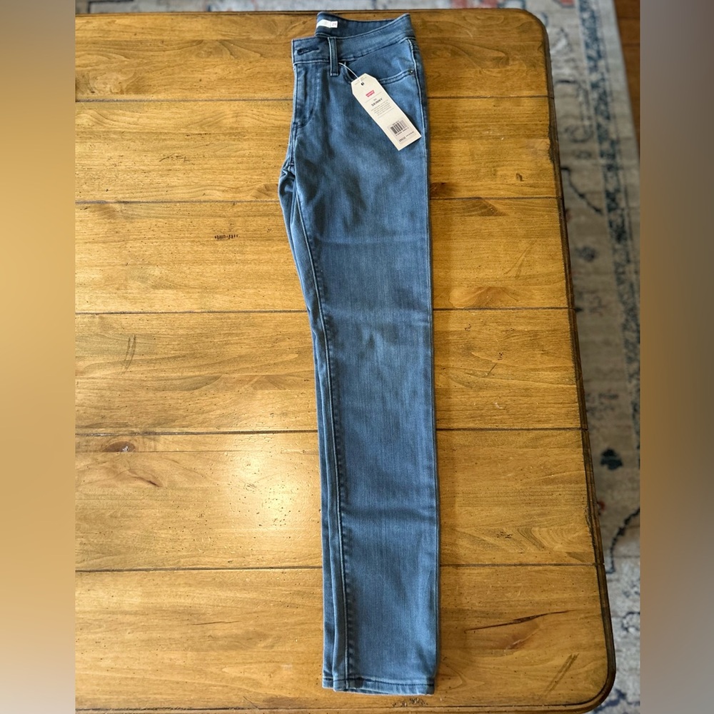 Levi’s 711 Skinny, Mid-Rise 29, NWT